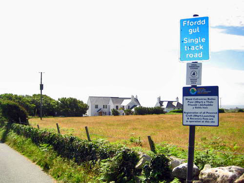 White Eagle pub, Rhoscolyn1